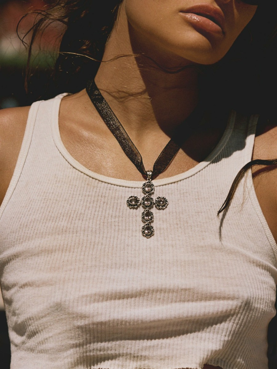 Jewelry Vanessa Mooney | The Lana Cross Necklace